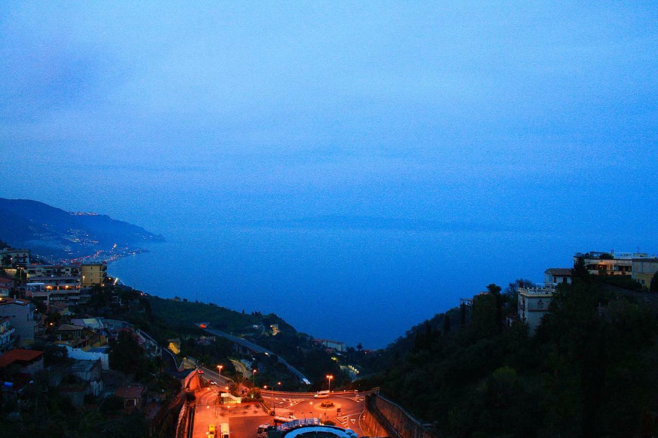 Sea View Apartment Taormina Exterior foto